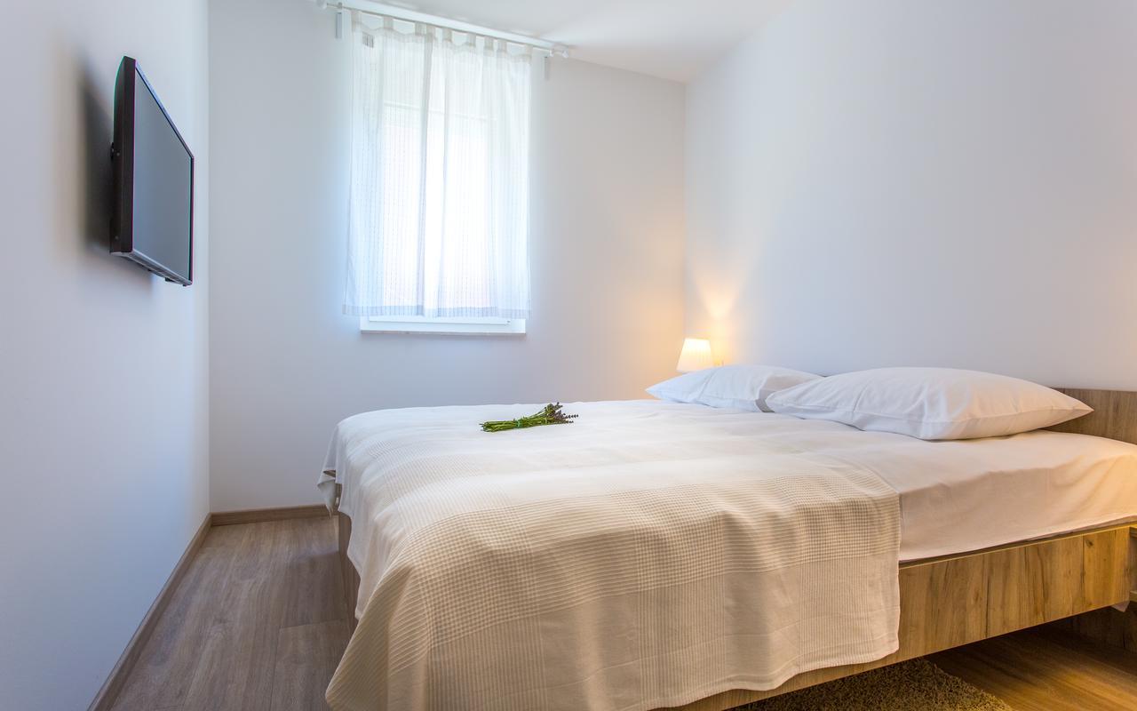 Apartments Viktorija 2 Baška Buitenkant foto